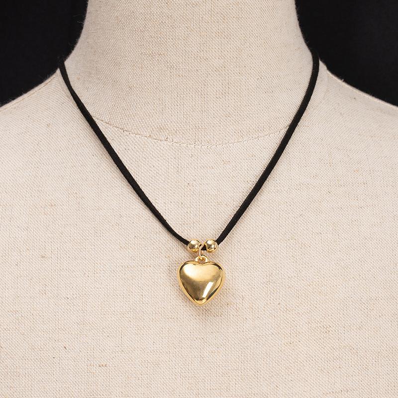 Korean Fever Love Pendant Necklace Adjustable Long Retro High-End Clothing Accessories Sweater Chain