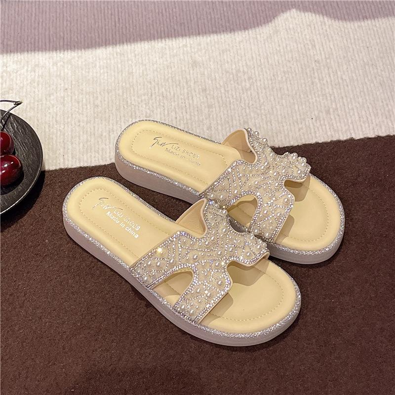 Beautiful cool slippers female summer wear new exquisite fairy beach with skirt flat bottom slippers with water diamonds