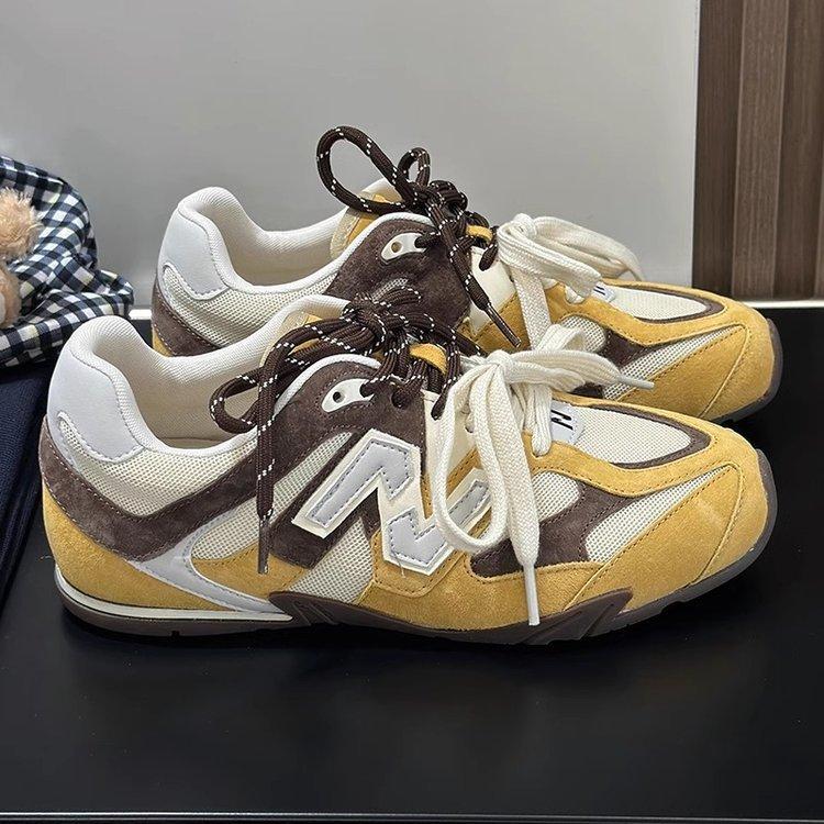 

Ultra-soft-soled leather inner height-increasing German training shoes for women s 2025 spring new versatile pair of shoelaces showing feet, smal 40