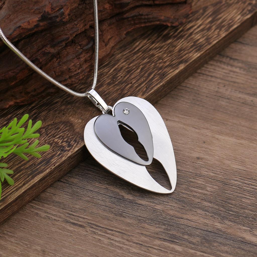 Hollow geometric flower love long necklace, women's exaggerated high-end irregular brushed pendant