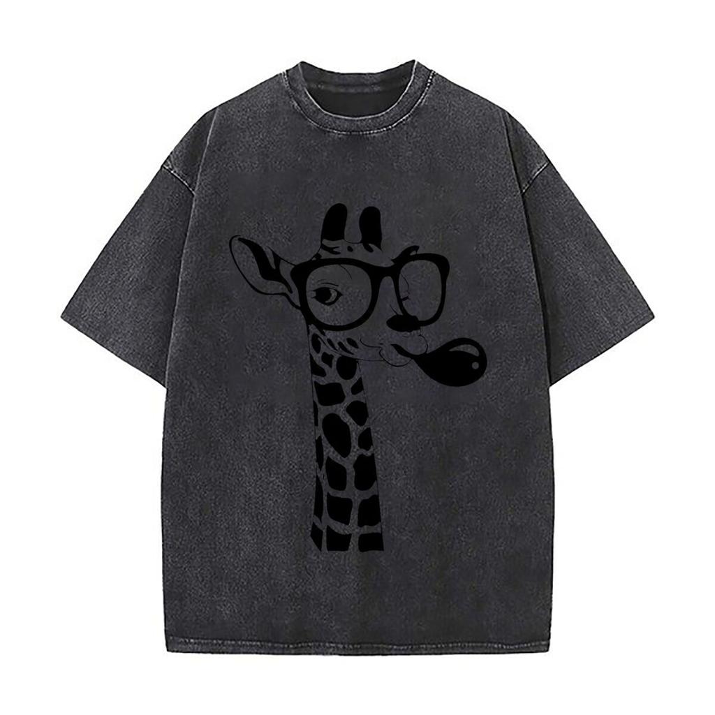 Funny Giraffe With Glasses Tongue Out Animal Graphic Distressed Vintage Oversized Streetwear Tops for Coffee Dates