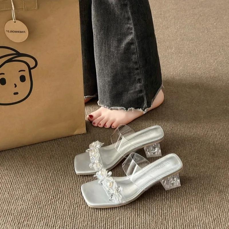 

Летние новые туфли на каблуках с квадратной головкой 2024 года, однотонные прозрачные сексуальные туфли со стразами для ношения, удобные, большие, женские тапочки 40 серебряный