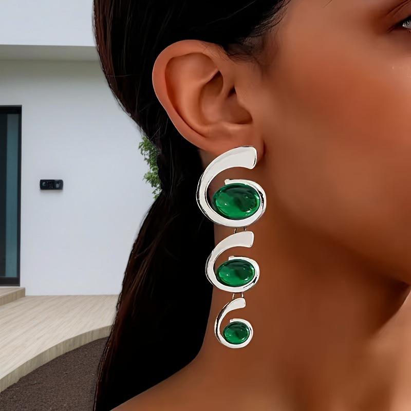 Elegant Women's European & American Inlaid Oval Stud Earrings – Bestselling Daily Wear 1 Pair