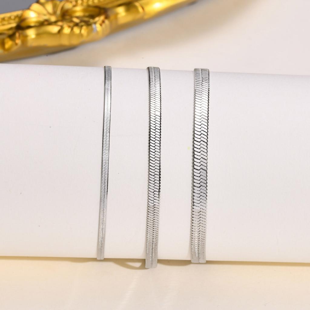 Anlaufgeschütztes Edelstahl Silberfarben Fischgräten Flaches Schlangenketten Armband für Damen Minimalistischer Schmuck