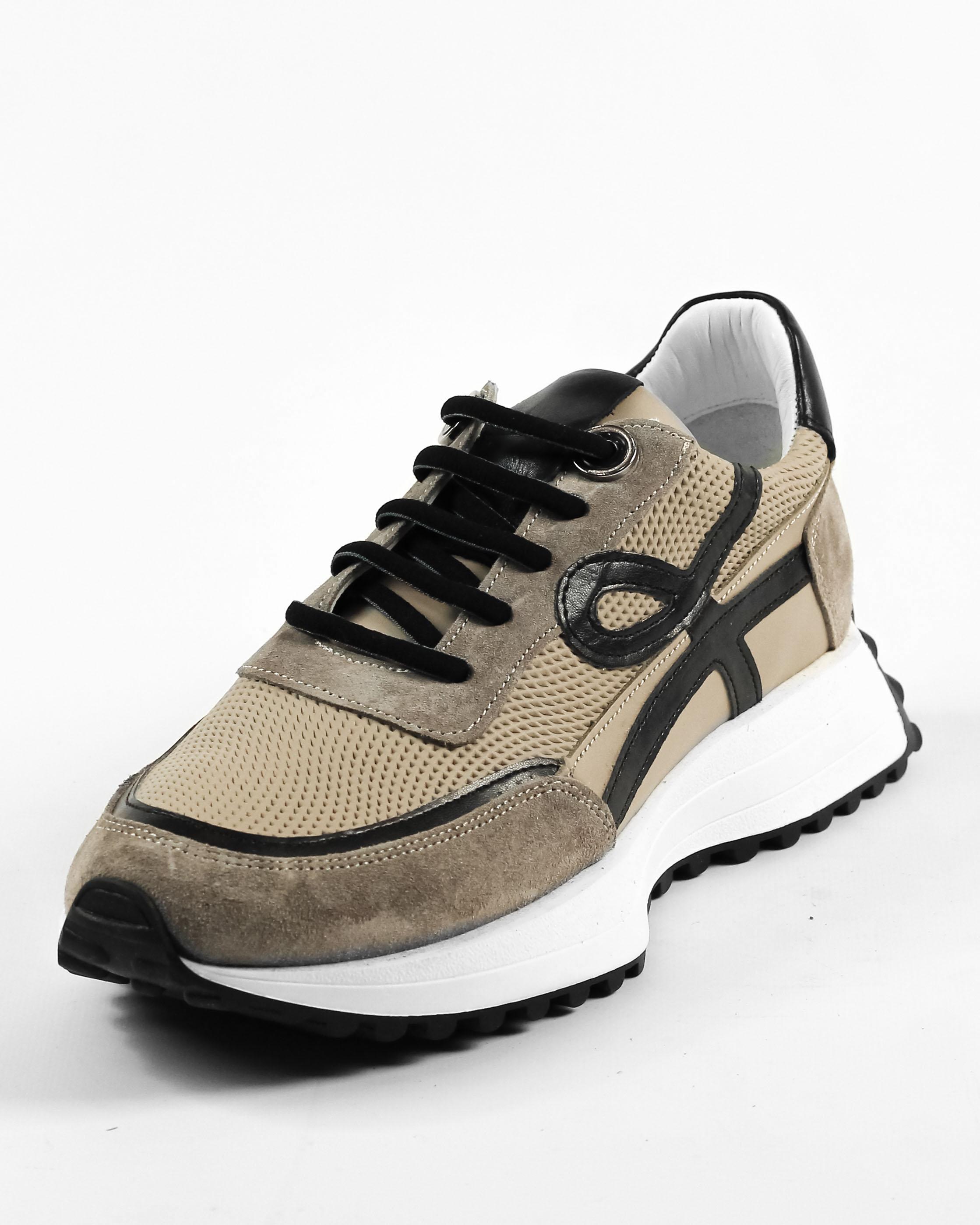 

Кросівки жіночі Evromoda 722151 36 Візон-чорні шкіра 37 мигдалевий