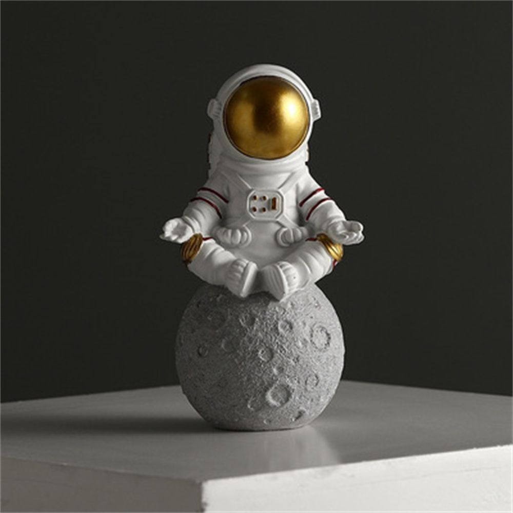 Statues Miniatures Gift Spaceman Moon Sculpture Decorative Astronaut Figurines Astronaut Model