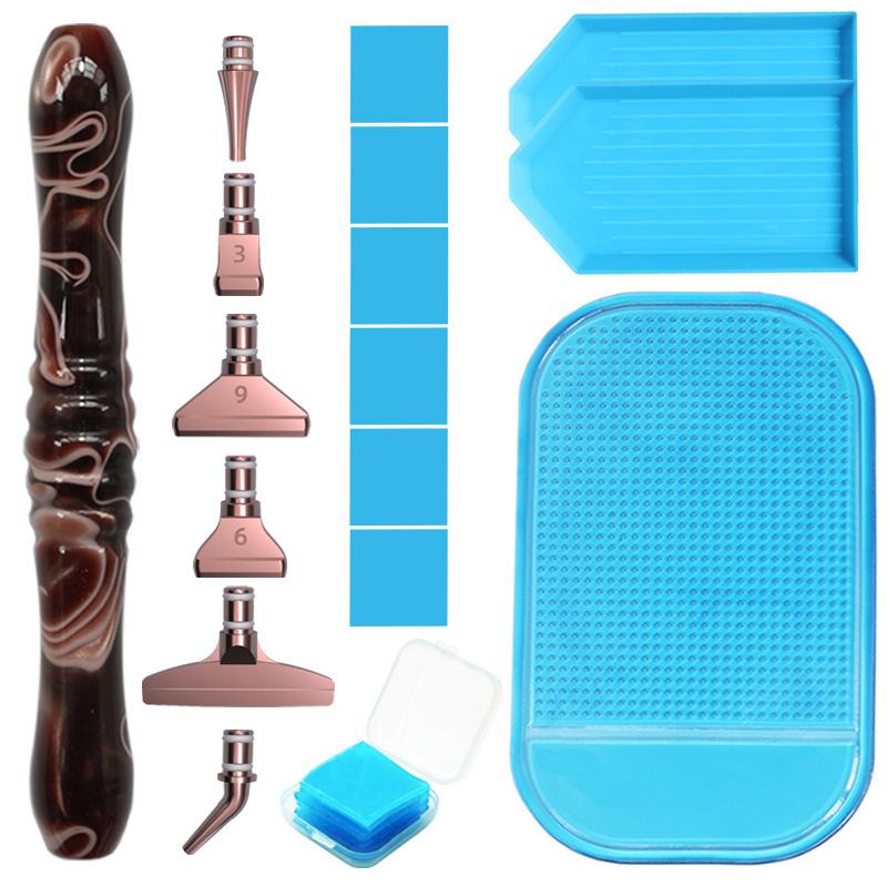 Harz Diamantmalerei Stift Set mit 6 austauschbaren Metallspitzen 6 Wachsblöcken 2 Sortierschalen und Bohrmatte für 5D Diamantmalerei Bastelbedarf