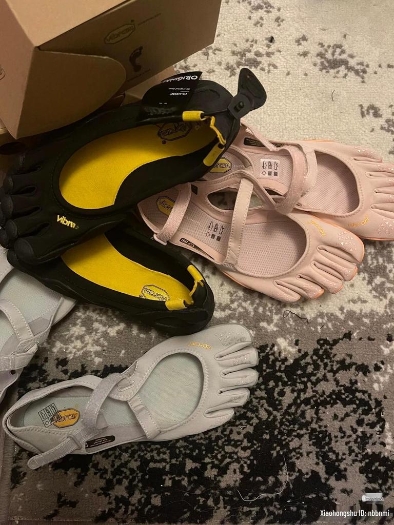 Vibram-Sole Women's Five-Finger Dance, Yoga, Pilates Split-Toe Indoor Fitness Shoes