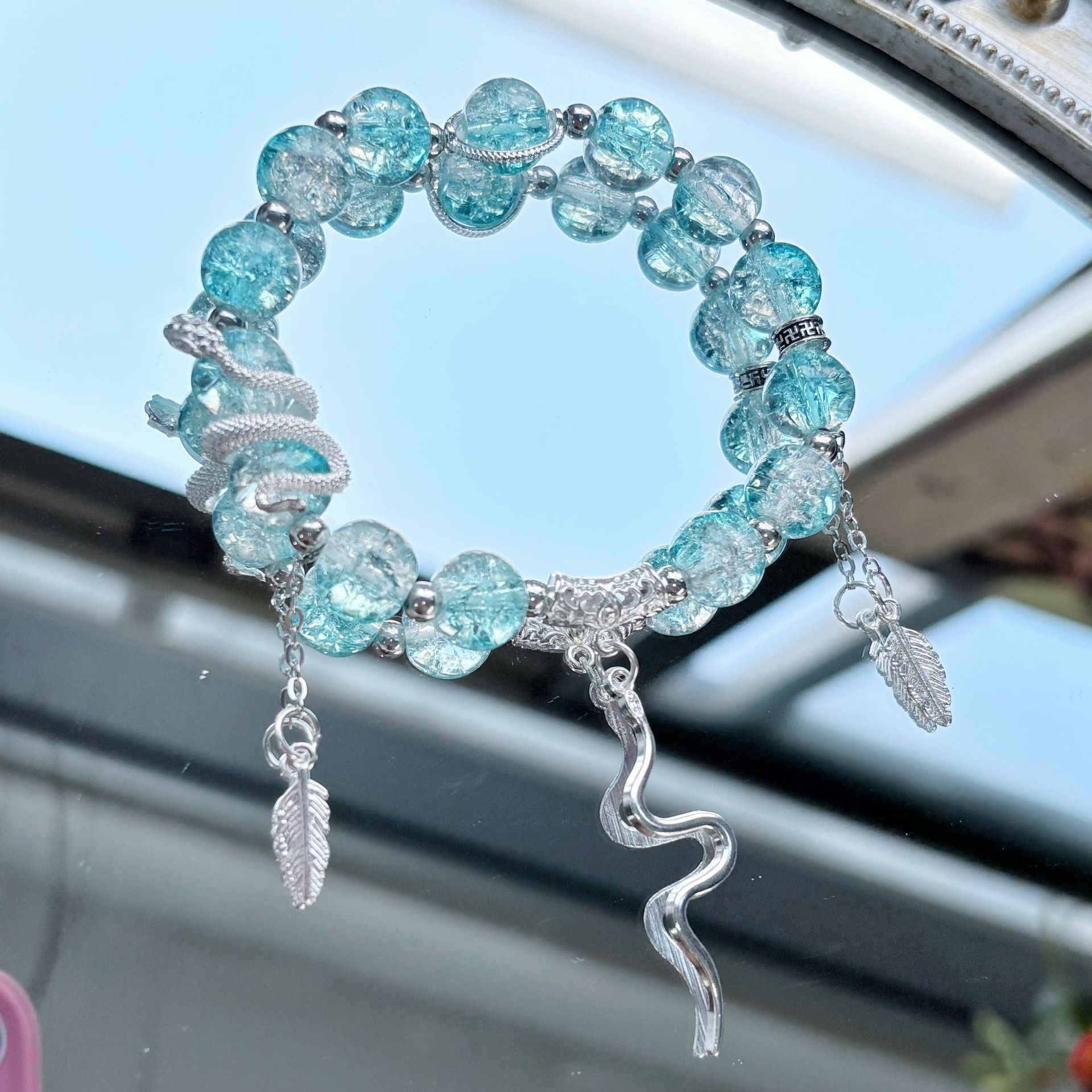 

Новогодний браслет из белого змея с лопающимися бусинами, женский, на год рождения, нишевый дизайн, студенческий браслет для девушки