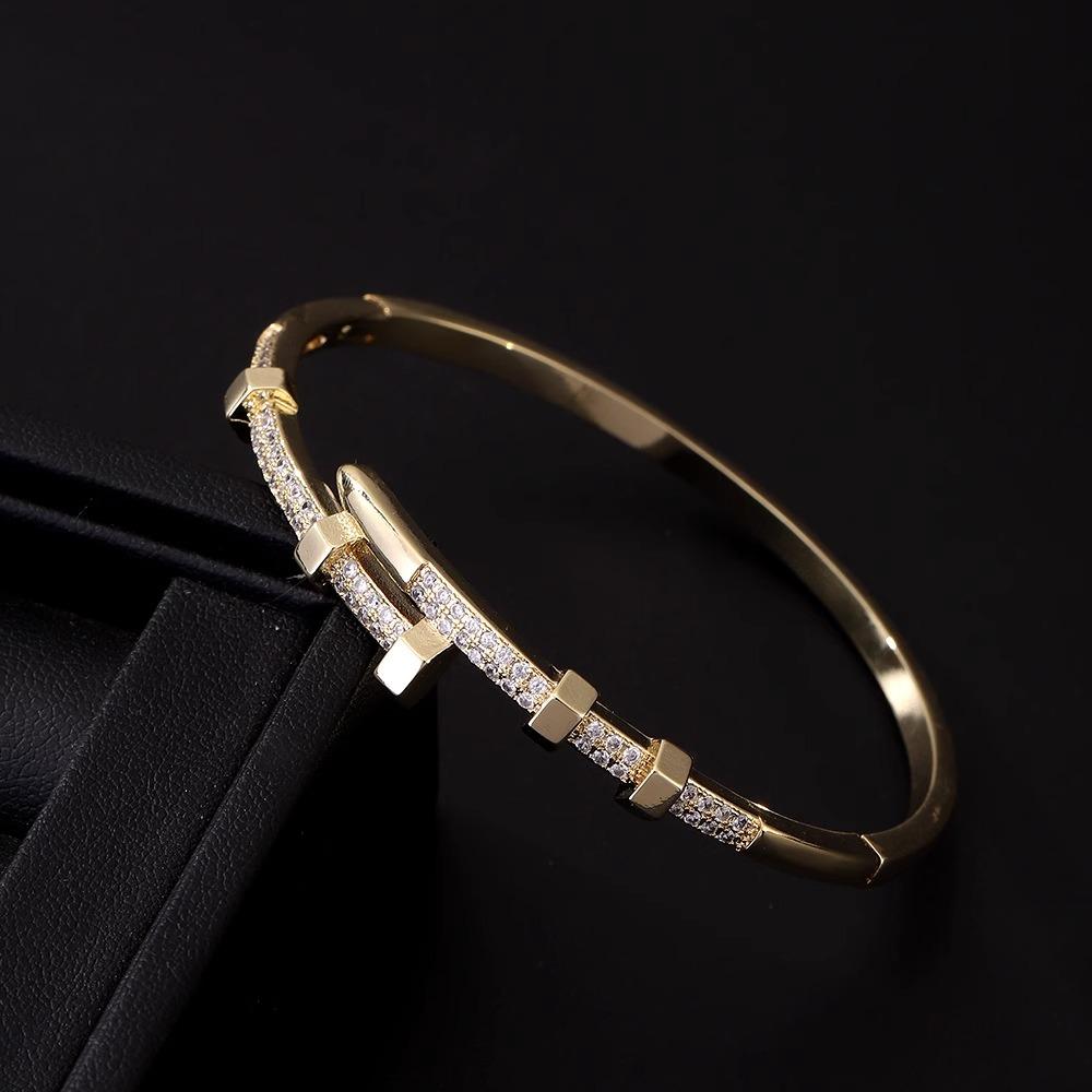 ZAKOL Trendy Lucky Five Leaved Flower Stainless Steel Bangles For Women Girls Gold Color Metal Wristlet Bracelets Zircon Gifts