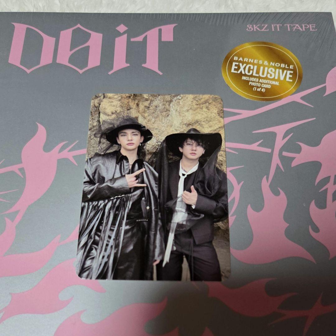 

[USED] Straykids B&N Hyunjin Changbin American Bonus