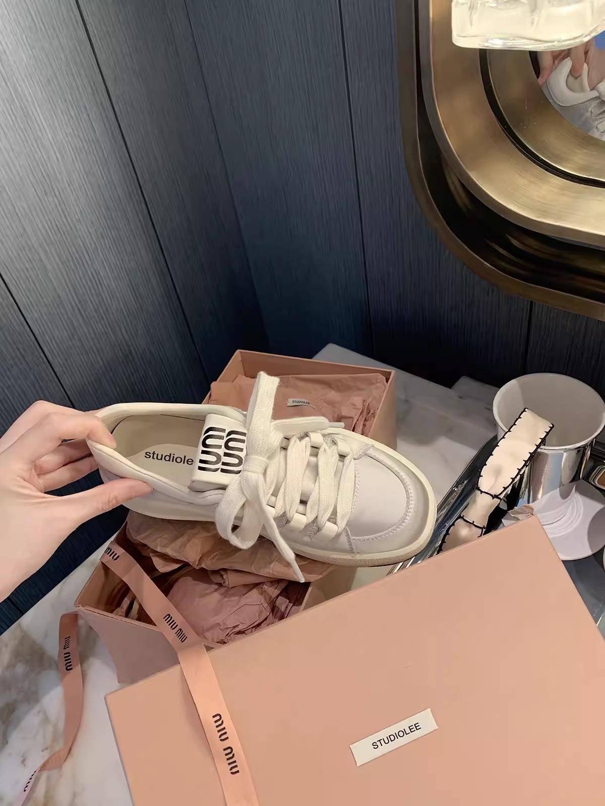 

Sheepskin version of grape mother, the same breathable silk satin round head muffin thick-soled lace-up heightening sports and leisure shoes wom 34