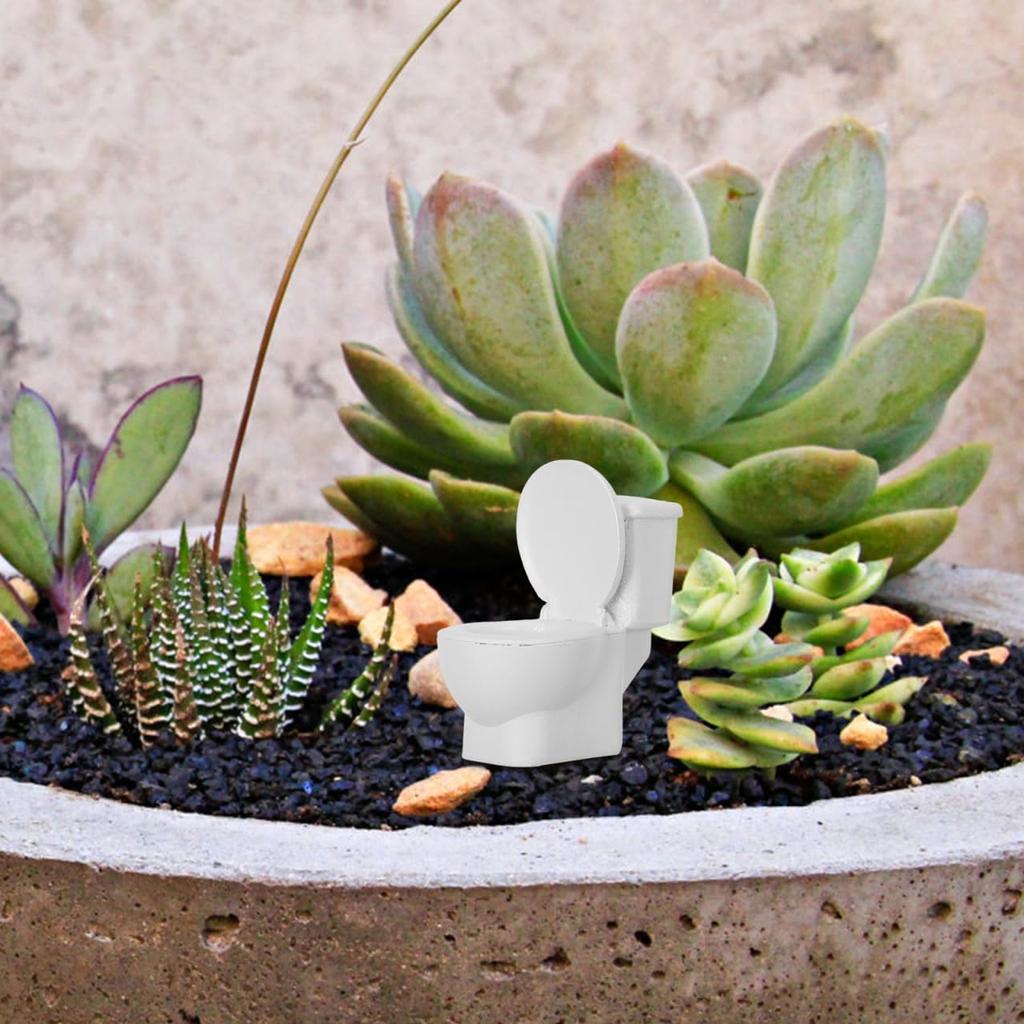 ibasenice Miniature Toilet Model, Toilet Ornament, Micro Toy, DIY, Landscape, Dollhouse Simulation, Resin, House Decoration, Small Item, Accessories