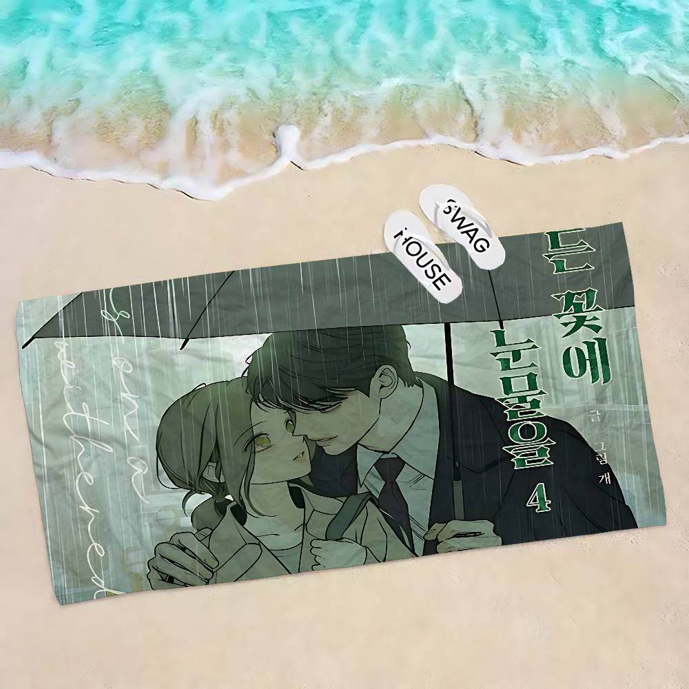 Tears On a Withered Flower Microfiber Printed Beach Towel Mountain Climbing Yoga Beach Swimming Running Absorbent Soft Towel