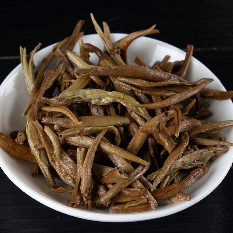 Ciastko z białej herbaty Yunnan Baihao Yinzhen 100g Pączki Premium Herbata Wysokogórska