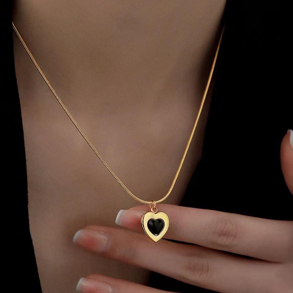 Stainless Steel Black Sweet Love Heart Pendant Necklace For Women Fashion Gold Color Clavicle Chain High Quality Jewelry Gifts