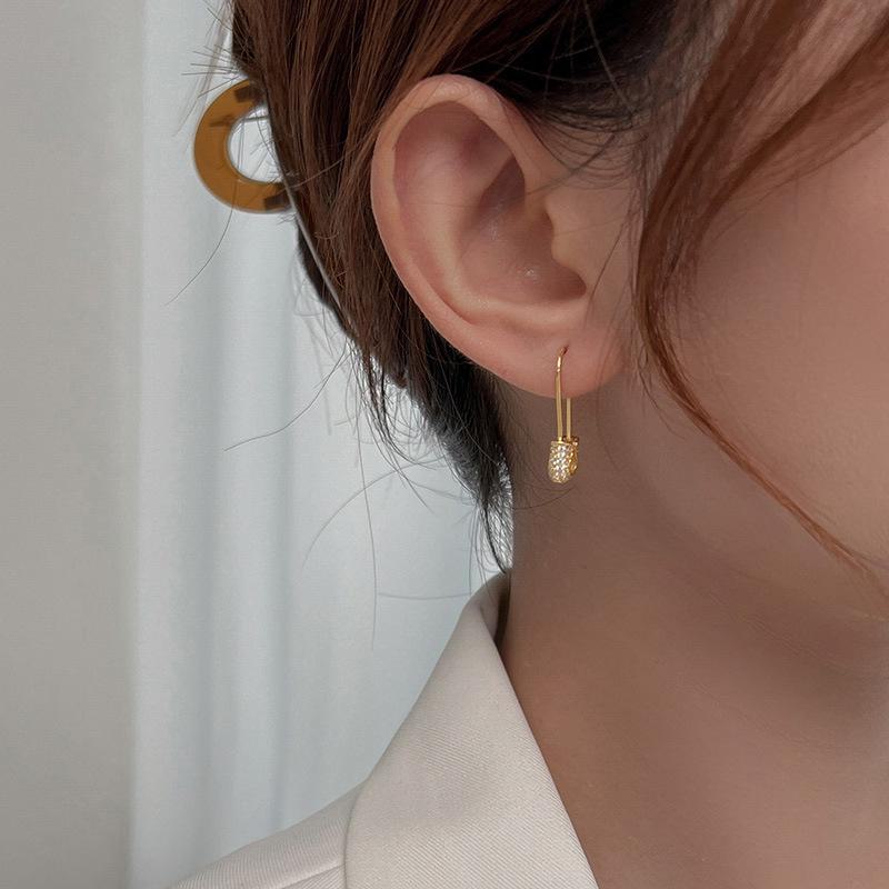 Banyan Tree S925 Silver Korean Paper Clip Diamond Earrings - Trendy Personalized Jewelry for Women