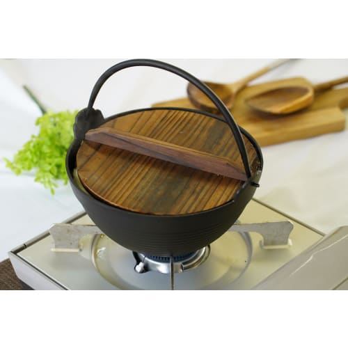 Ikenaga Iron Works Irori Nabe (Irori Pot) Iron Pot, 30cm, with Wooden Lid, Serves 3-4 People, Small Iron Pot