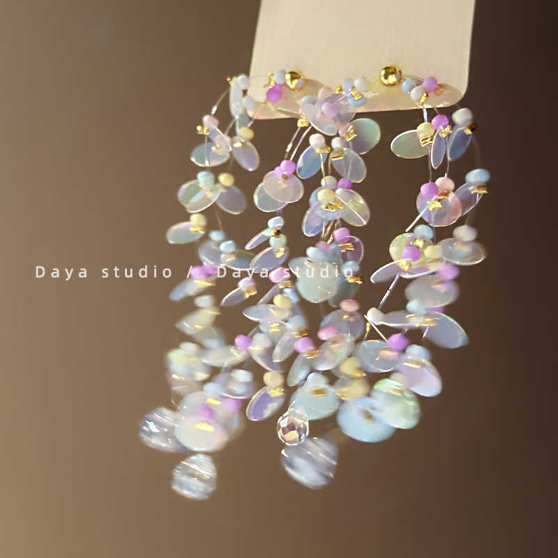 

Французские ретро серьги с цветами, бисером и бахромой, высококлассные, нишевые, с нежным темпераментом, серьги-гвоздики, серьги в стиле отпуска