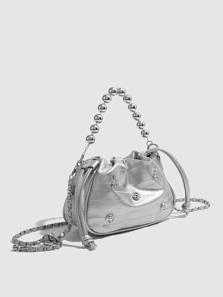 2025 new spring and summer super fire shoulder oblique span small bag silver bucket bag women's premium pleated pearl chain bag