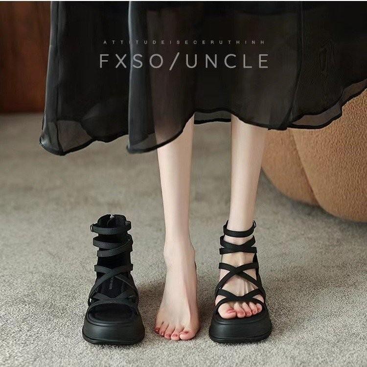2025 Summer New Thick Soled Sandals for Women Comfortable High End Versatile Breathable for Wearing Outside