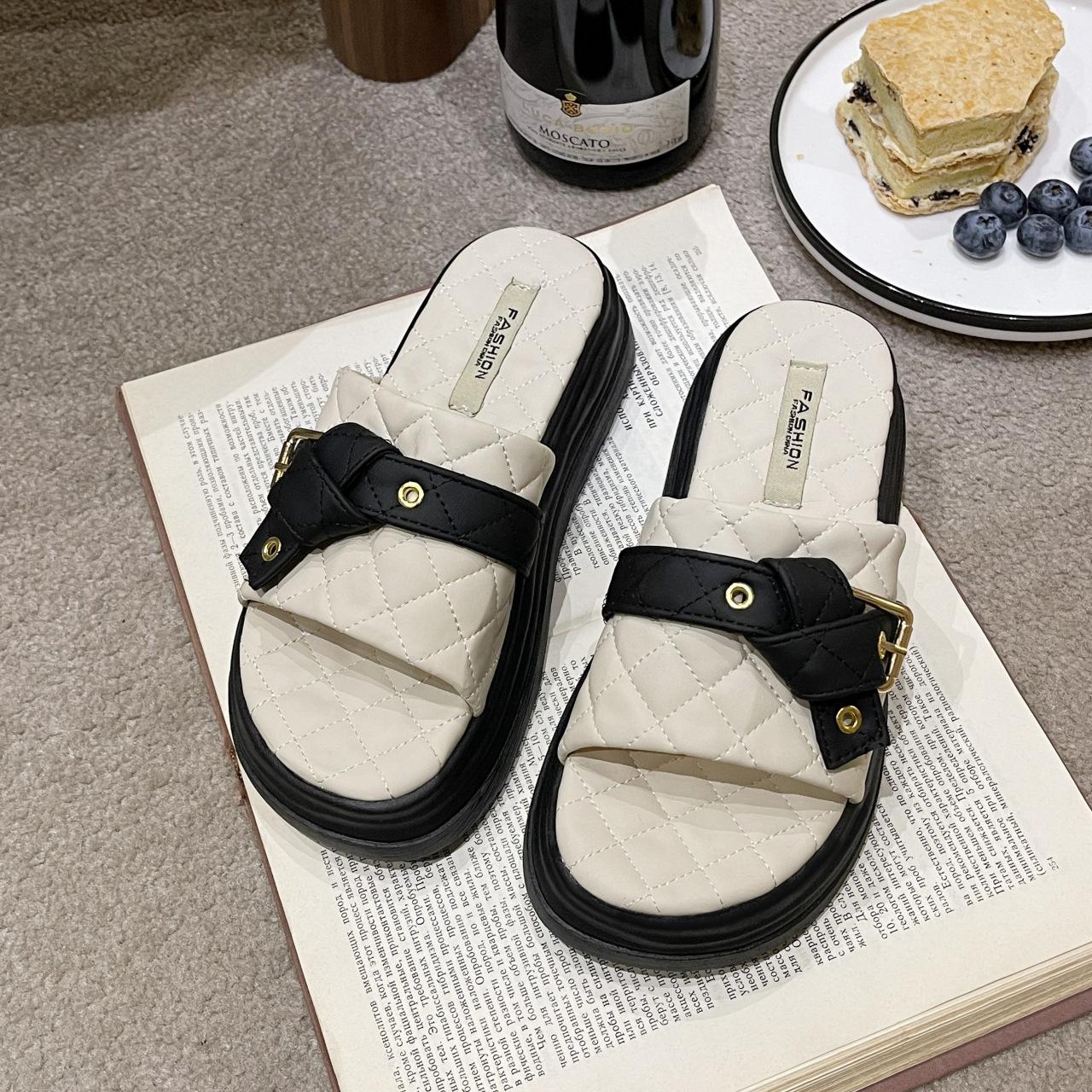 

Модные женские повседневные пляжные сандалии, летние новые элегантные тапочки на толстой подошве, женские сандалии для дома и отдыха, тапочки, размер 35-40 40 черный белый