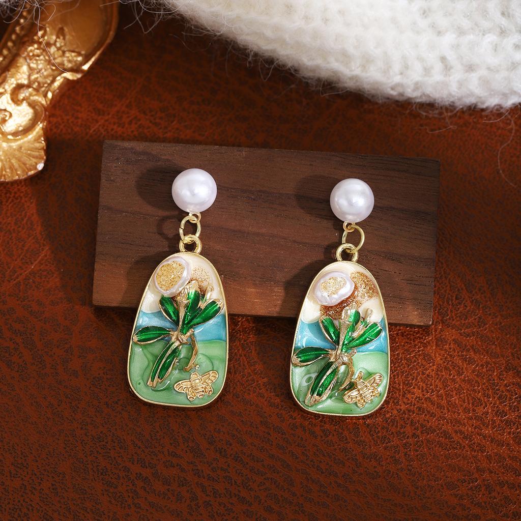 French Color Oil Drop Flower Pearl Stud Earrings Mori Fresh And Sweet Earrings Light Luxury Design Earrings Women