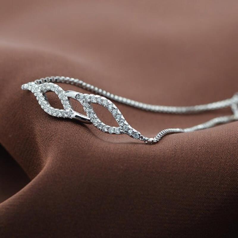 

Women s Shinju Premium Silver Twisted Chain Bracelet A20292_Silver