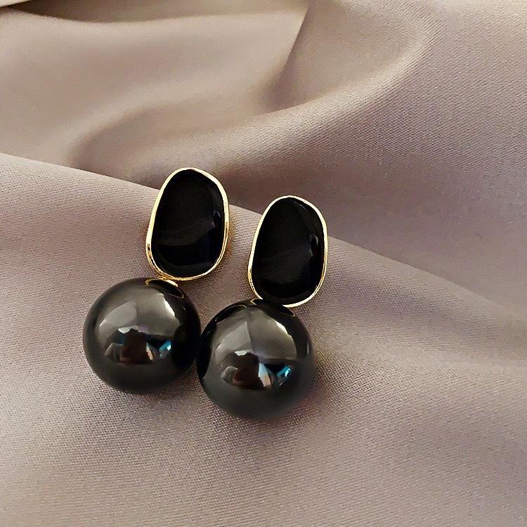 

Pearl stud earrings niche design light luxury high-end earrings new models popular trend temperament earrings earrings women