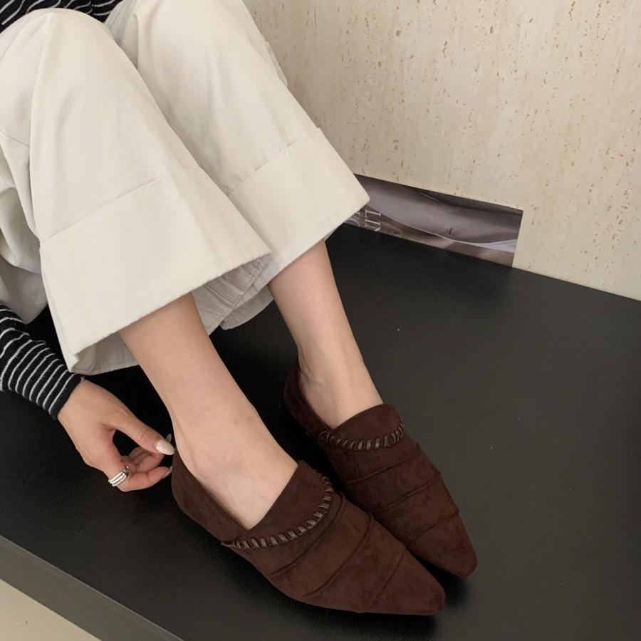 2025 early autumn new soft-soled shoes not tired feet single shoes women's shoes inner height increase fashion retro pointed black commuter shoes