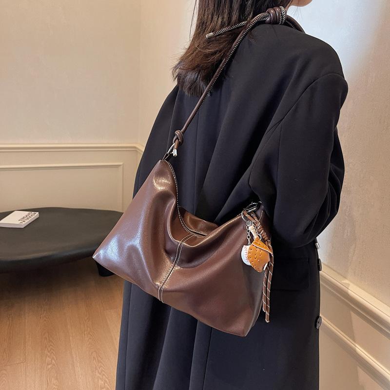 

Сумка в стиле ретро, женская сумка-мессенджер большой вместимости, в иностранном стиле, простая сумка-тоут для поездок на работу without pendant темно-коричневого