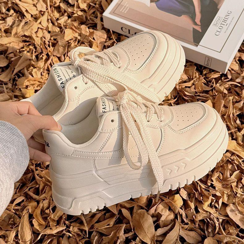Thick sole height increase 6cm white shoes women's 2025 new spring canvas shoes milk fufu shoes sports and leisure board shoes
