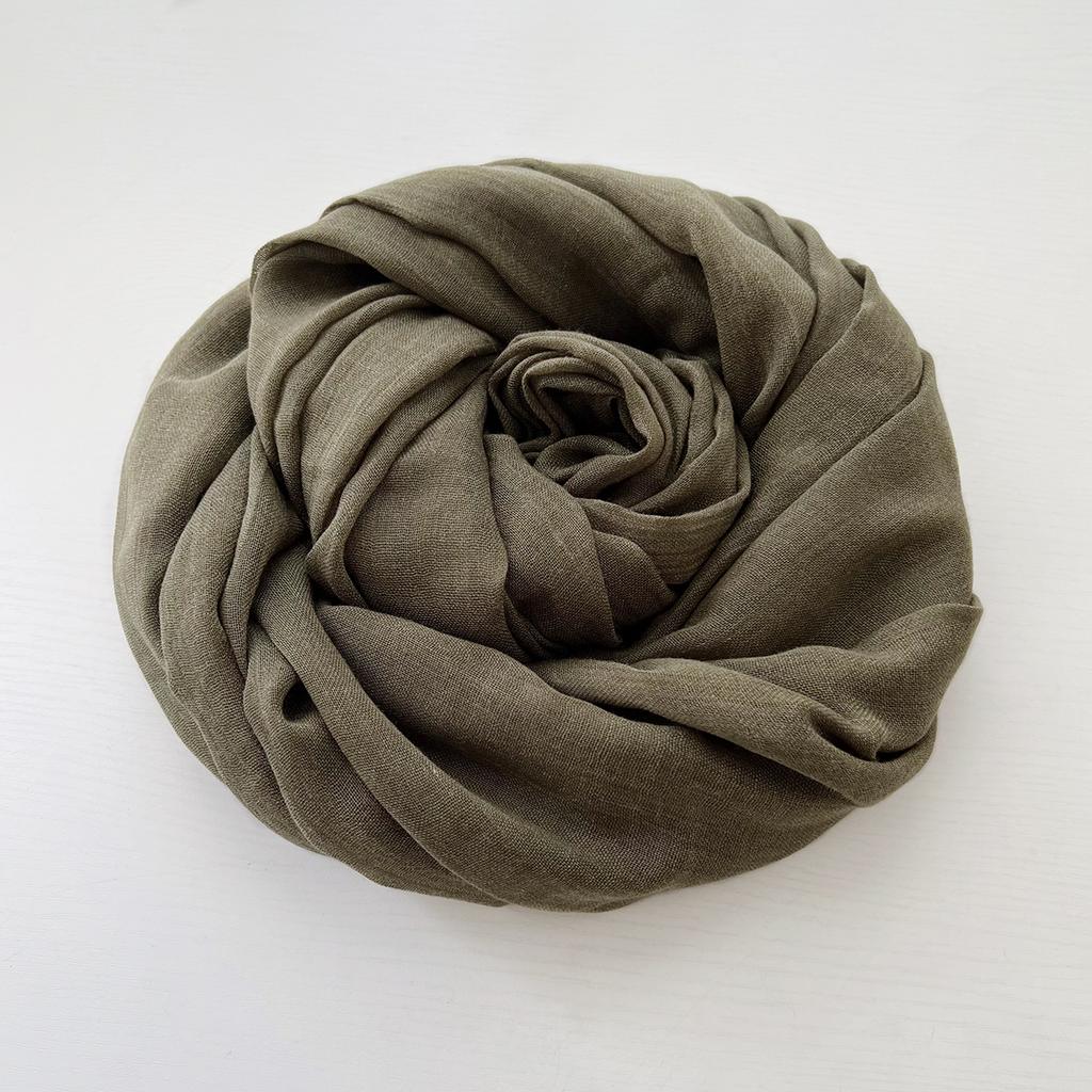 Herbst und Winter vielseitiger langer einfarbiger Baumwoll- und Leinen-Schal Damen Japanischer Retro Kälteschutz warmer Strickschal