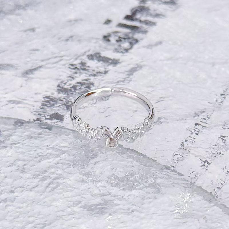 Retro Emaille Verschmiert Grau-Grün Schmetterling Personalisierbarer Öffnungsring Damen Weiß Exquisite Blume High-End Super Fee Ring