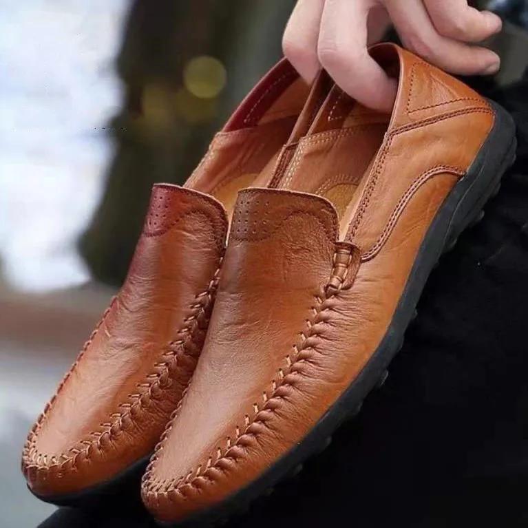 Fashion Men Leather Shoes Men Spring Loafers Slip on Business Casual Leather Shoes Classic Soft Moccasins Hombre Breathable Flats Shoes