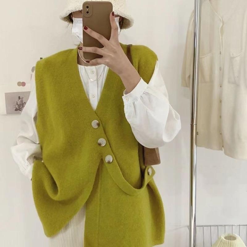 Design Oblique Button V-neck Knitted Vest Cardigan Women's Korean Version Loose Lazy Sleeveless Sweater Vest Outer Wear Vest Woman