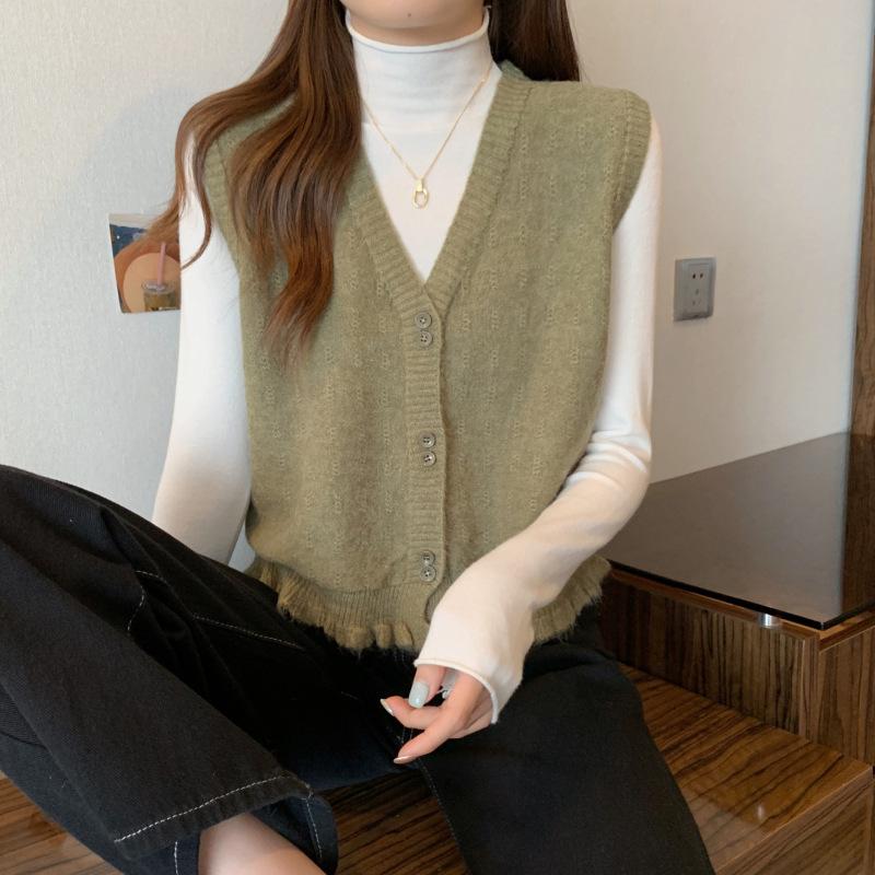 Women's Knitted Vest Outfit with Fungus Edge Hem Design V-neck Sweater Vest