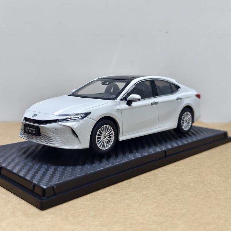 

1:30 Scale Toyota Camry 2024 Xse Camry Alloy Diecast Car Model, Collectible Model For Desk Display And Gift Giving In Stock белый