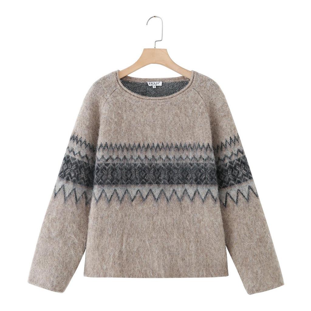 European Style Gradient Jacquard Knitwear - Women's Round Neck, Long Sleeve, Autumn 2025 Edition