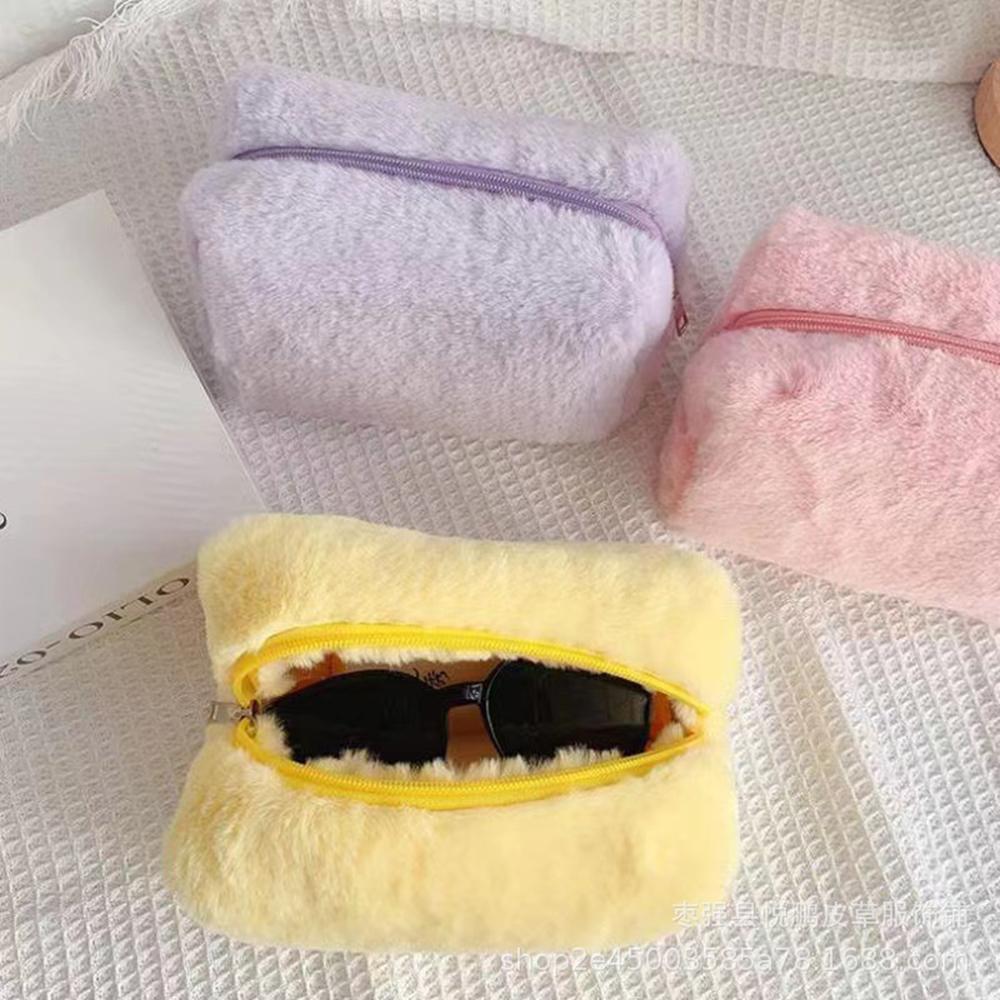 Elegant Velvet Makeup Bag, Large Capacity Niche Design Cosmetics Pouch, Cute High-End Toiletry Bag for Women
