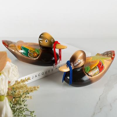 יצירות לעיצוב – קישוטי מלאכת יד מעץ