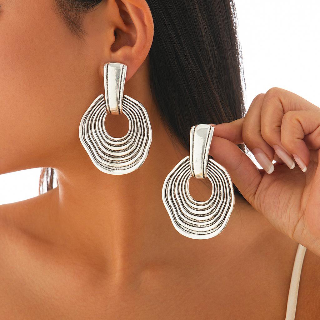 Retro Old Water Corrugated Stud Earrings Personalized Exaggerated Geometric Metal Thread Earrings Earrings