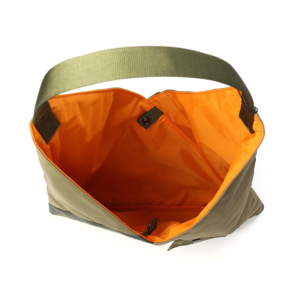 [Briefing] TILT TRIANGLE TOTE