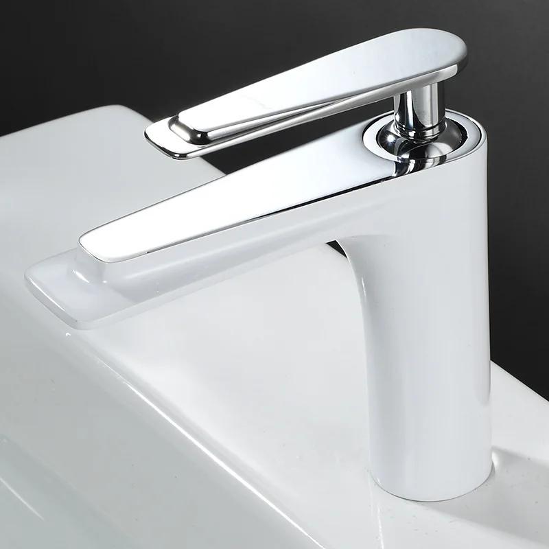 Northern Europe Basin Faucet Hot Cold Mixers Taps Deck Mount Bathroom Sink Basin Faucets Single Handle White Black Gold