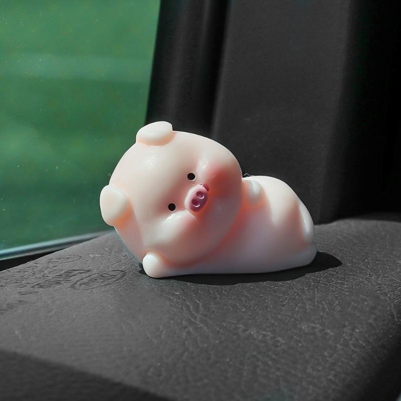 Auto Mini Schwein Ornamente Auto Mittelkonsole DIY Dekoration Anhänger Cartoon Harz Ferkel Hausfiguren Miniatur Schreibtisch Dekor