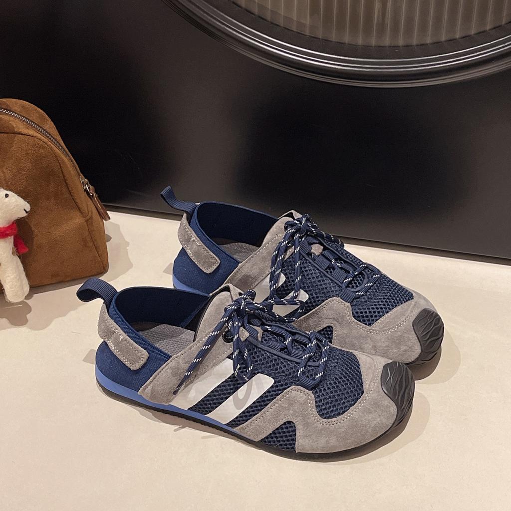 Superheta fula söta färgmatchande avslappnade sportmoraliska träningsskor dam 2025 sommar nya mesh andningsbara halkfria brädskor trendiga skor