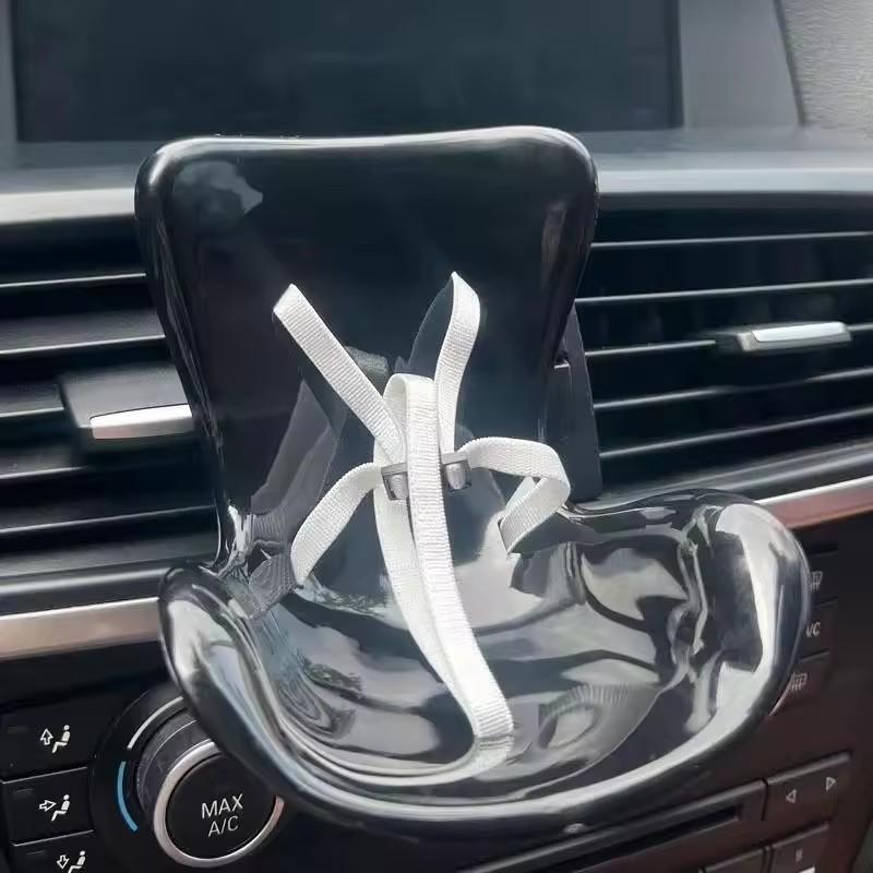 

15-17cm Car Doll Safety Seat Cute Doll Air Outlet Aromatherapy Decoration Car Interior Ornament Accessorie Gift чорний