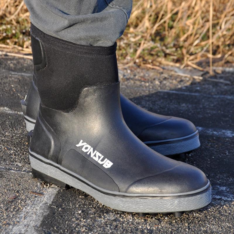 Waterproof Cold and Warm Fishing Shoes with Steel Nails Rock Fishing Shoes Snow Boots