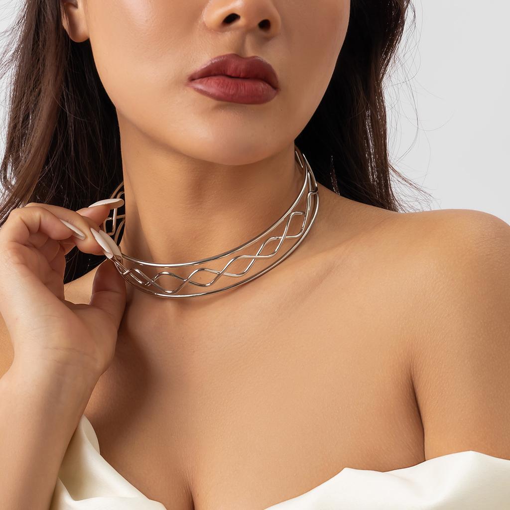 Einfacher Und Kalter Metallhalsband Choker Mode High-End Kreuz Kontur Offener Halsreif