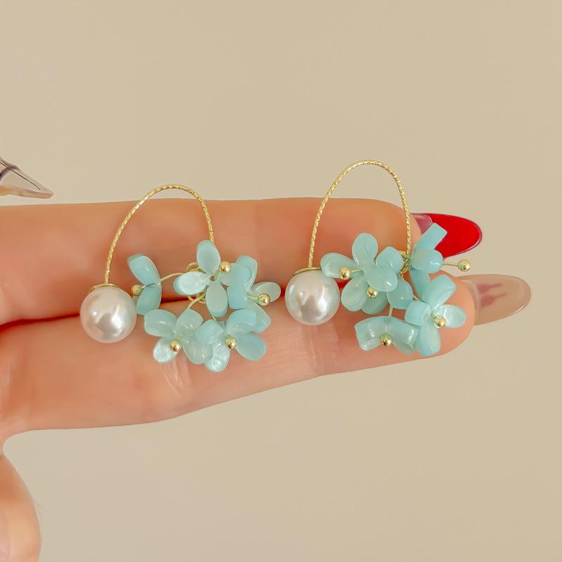 Retro Hong Kong Style Red Polka Dot Earrings: Playful & Elegant Dopamine Boost